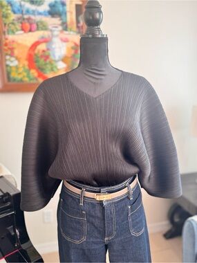 Black Pleated V-Neck Women's Sweater